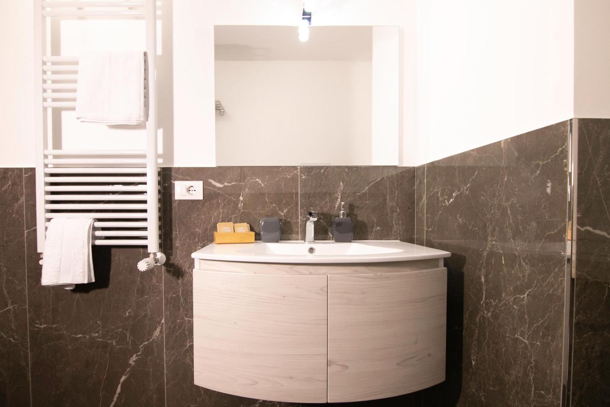 Villareale47 Luxury Suites & Rooms 巴勒莫 外观 照片